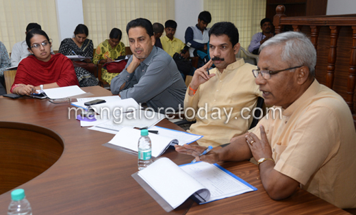 3,800 houses in DK  2